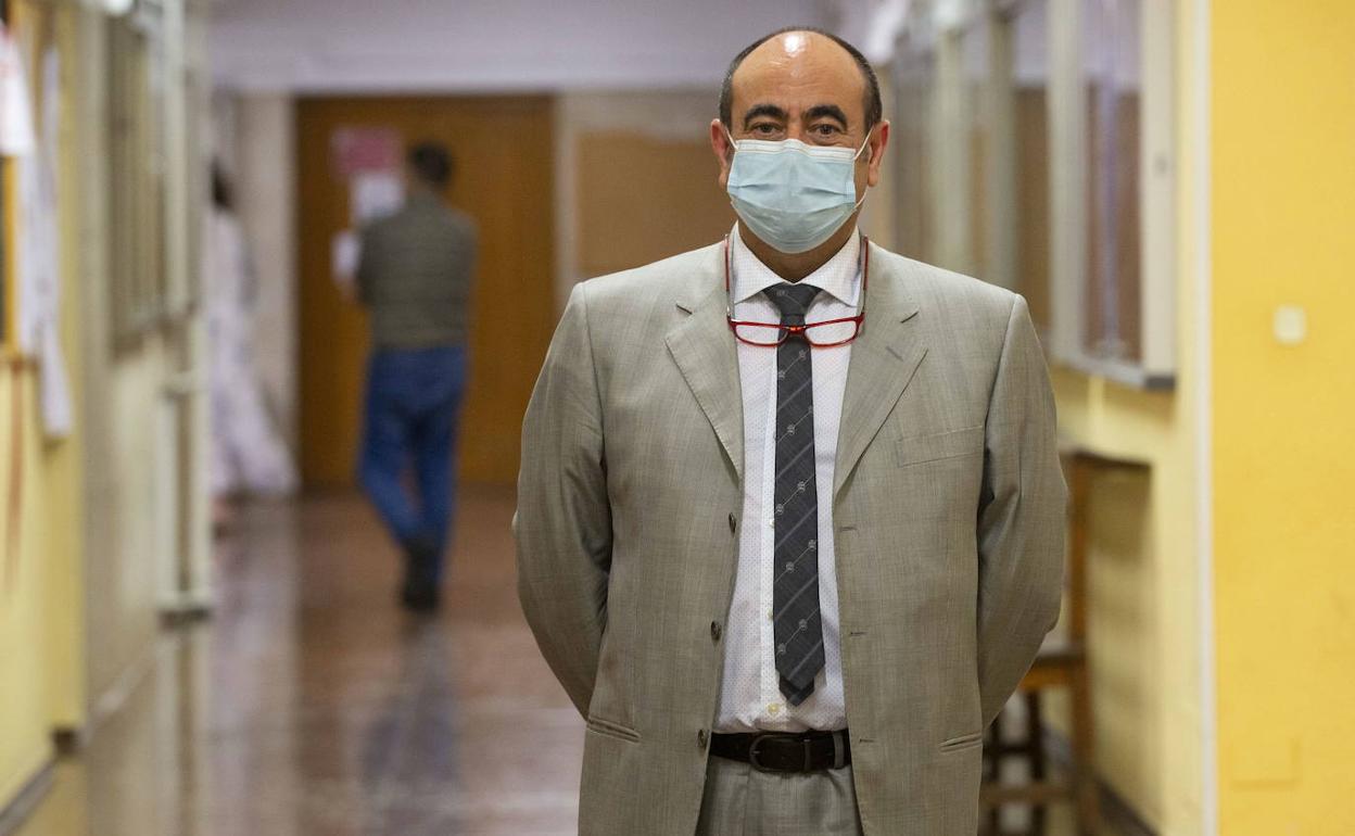 El director de gestión del Clínico de Valladolid abandona su cargo por la renovación del equipo