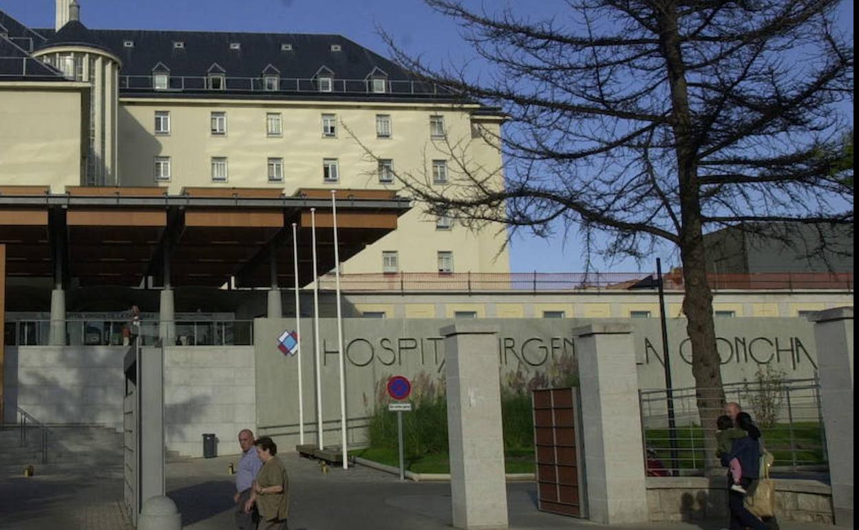 Fachada principal del Hospital Virgen de la Concha de Zamora.