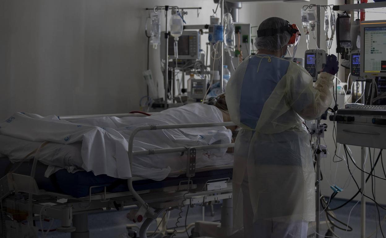 Los nuevos casos de covid descienden hasta los 101 en Castilla y León