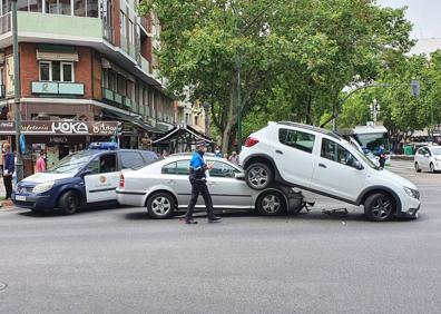 Imagen secundaria 1 - Colisión por alcance en el centro de Valladolid. 