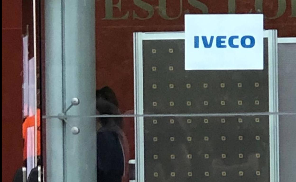 Los trabajadores de Iveco se vacunan de forma agrupada, pero respetando el calendario de edad de Valladolid