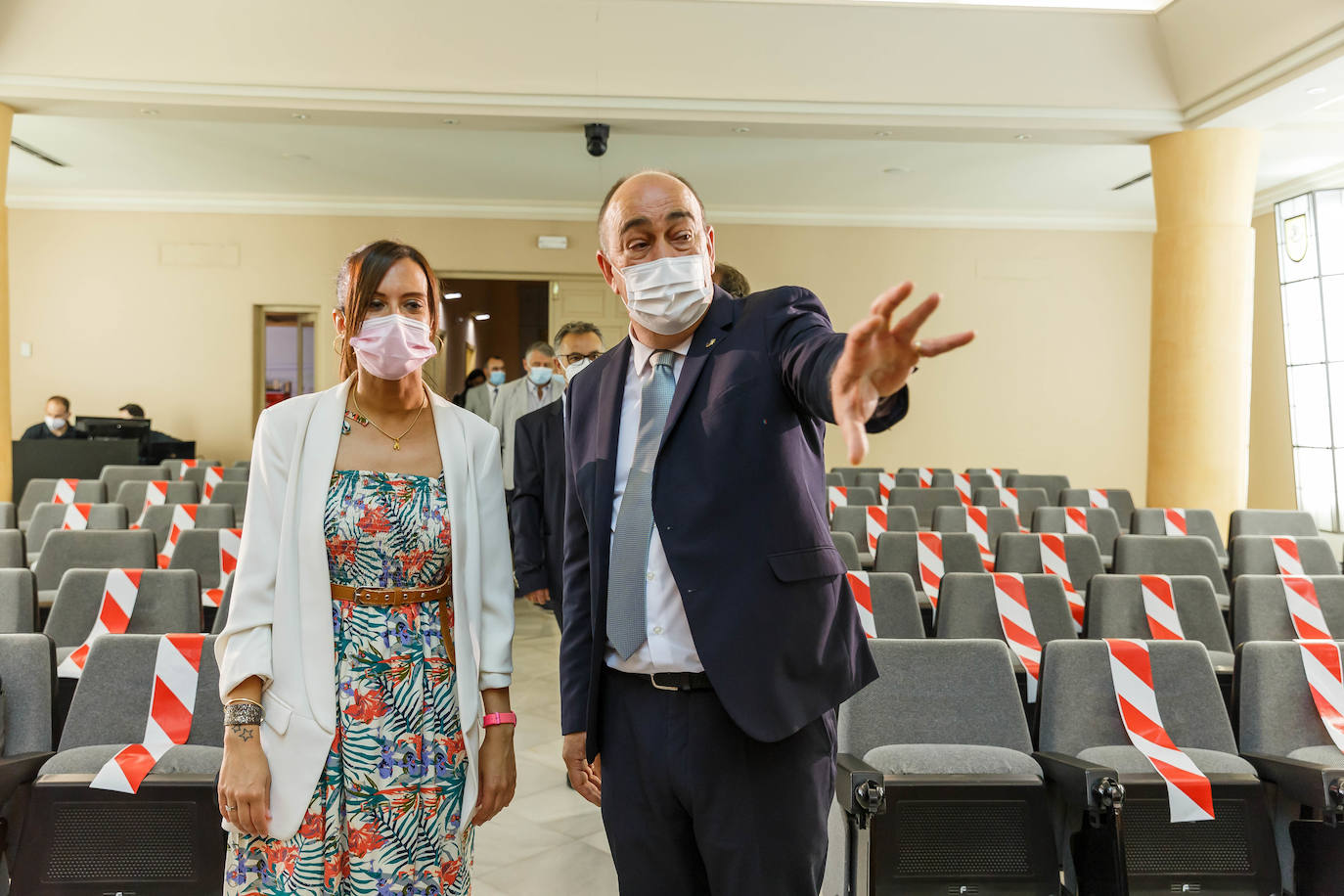 El presidente de la Diputación y la vicepresidenta de la FEMP, ayer, en la institución provincial.