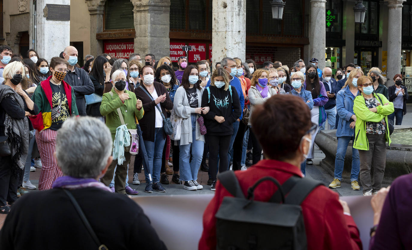 África, de 56 años, recibió cerca de veinte puñaladas con un cuchillo de cocina. 