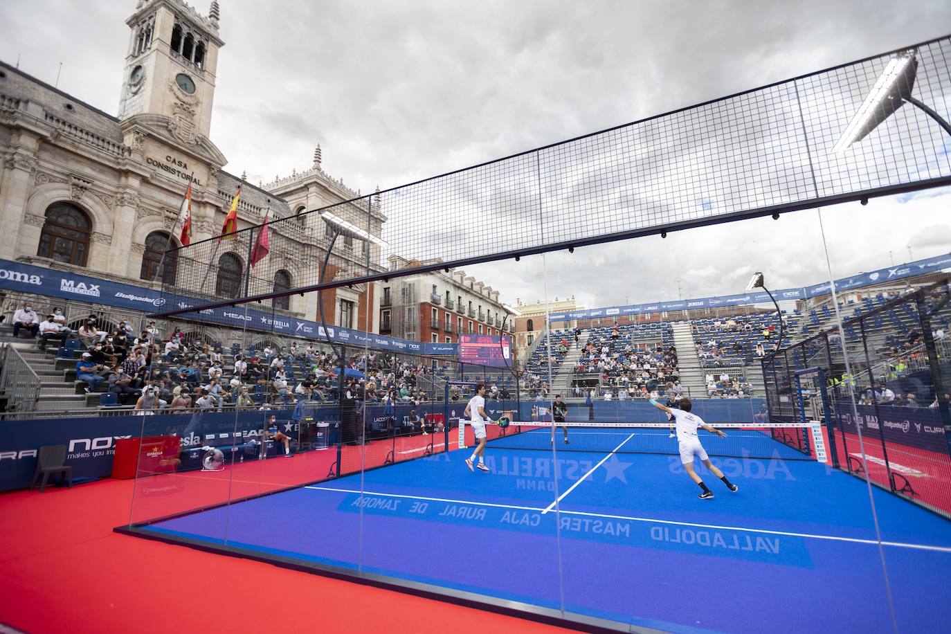 Partido entre Arturo Coello y Miguel Lamperti contra Jon Sanz y Christian Fuster.