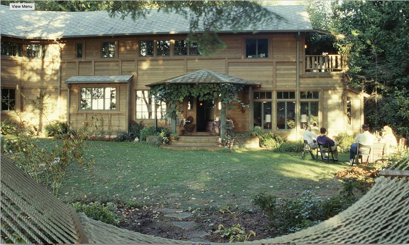 Imagen secundaria 1 - Arriba, campus de la Universidad de Tokio. Abajo, The Medlock House, de Christopher Alexander y, del mismo autor, construcción de viviendas de bajo coste en Mexicali. 