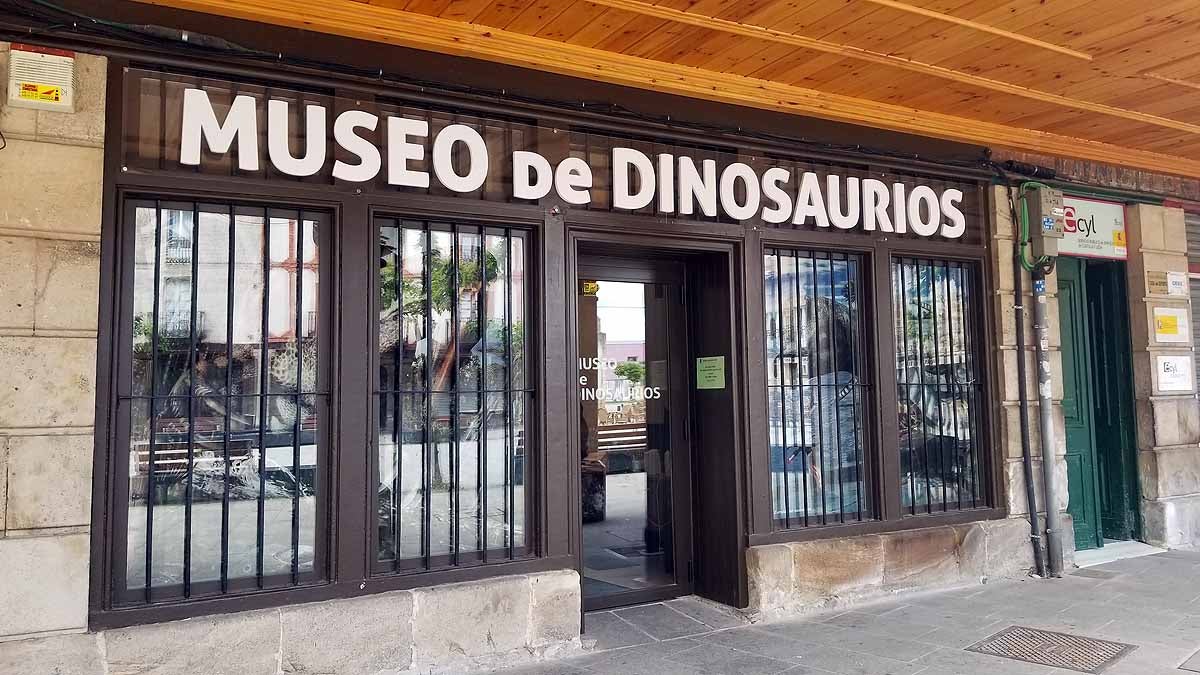 Fotos: Paseando entre dinosaurios en Burgos