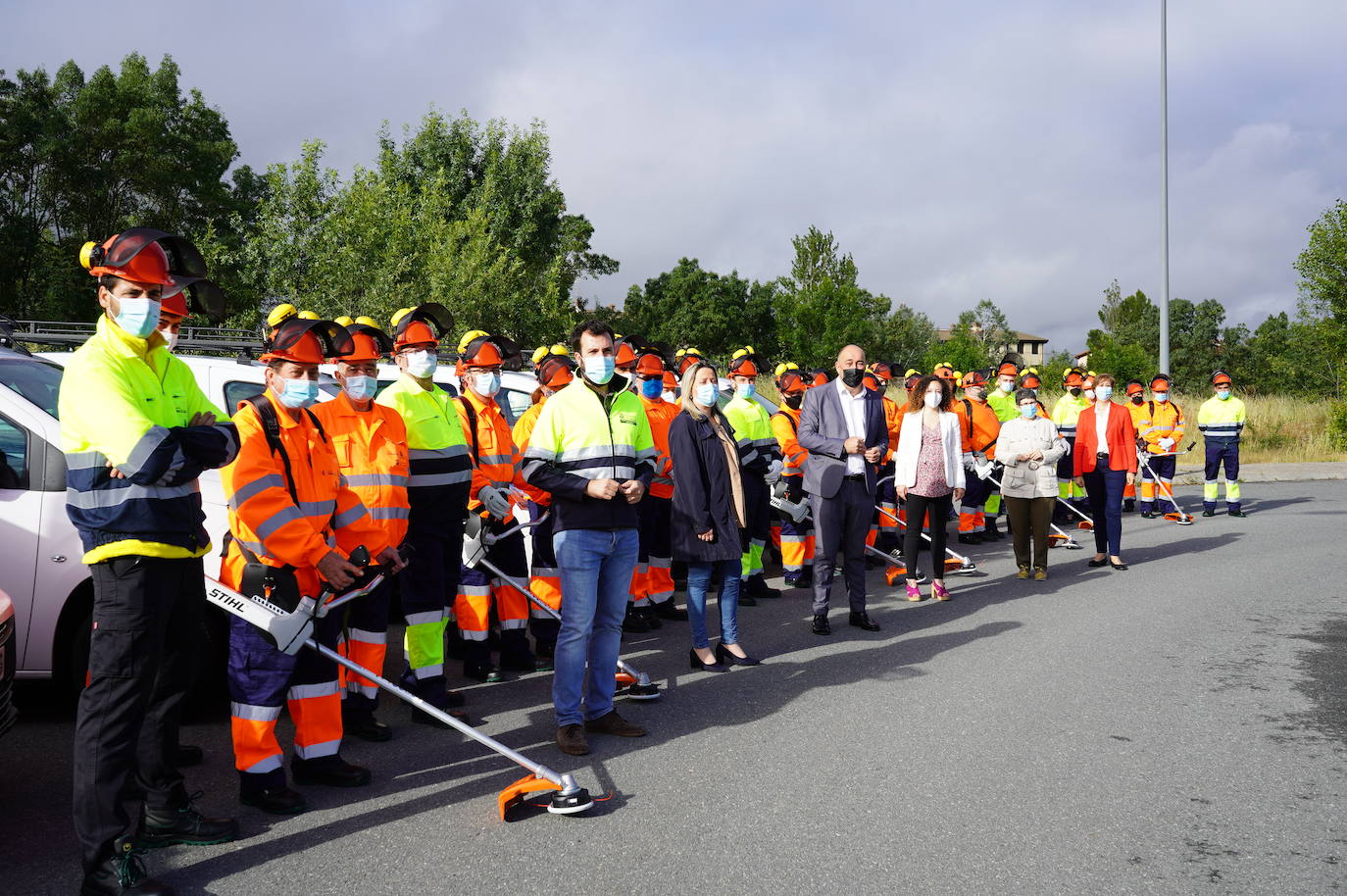 Trabajadores contratados para trabajos forestales.