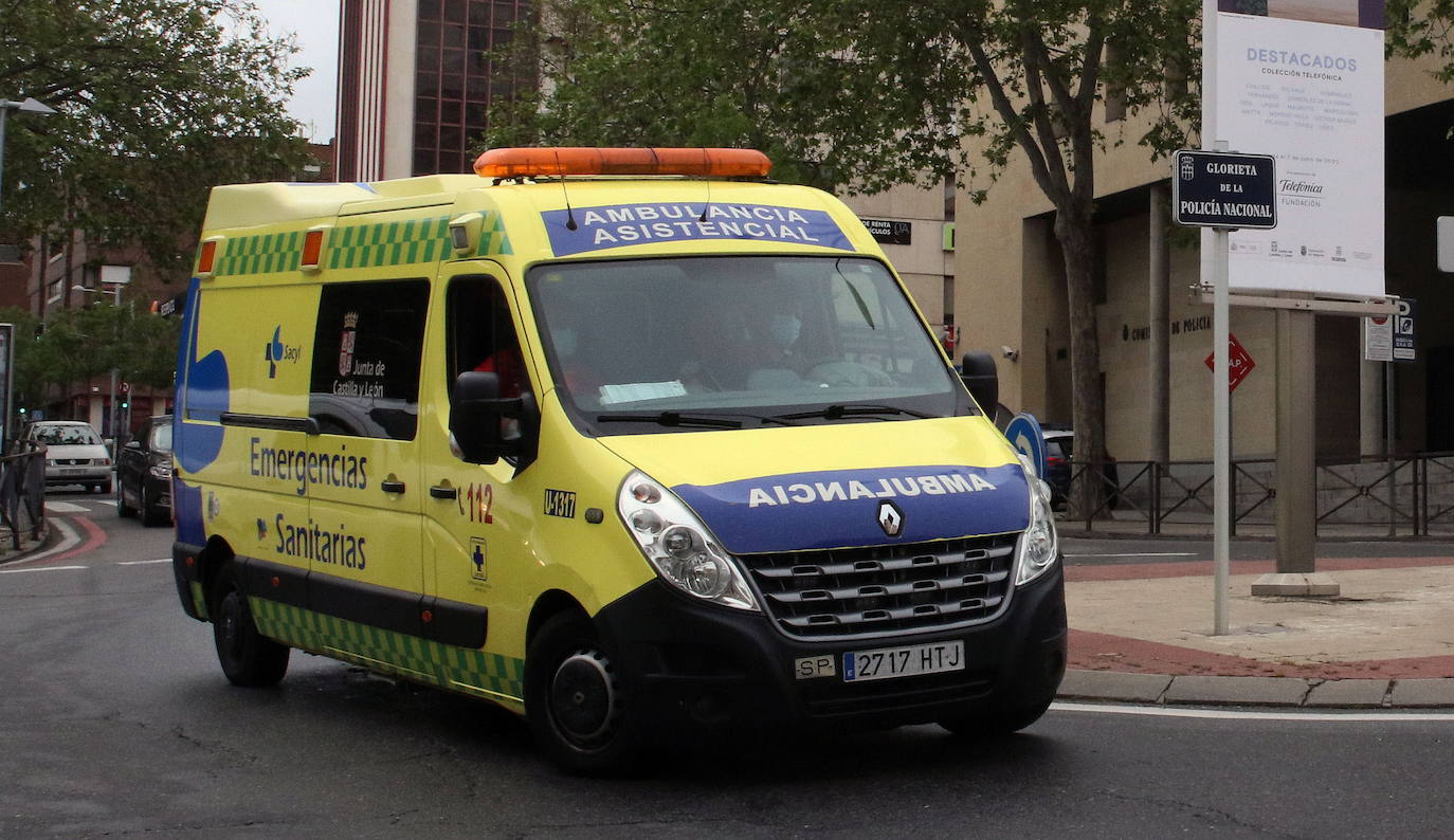 Ambulancia se dirige al Hospital General de Segovia.