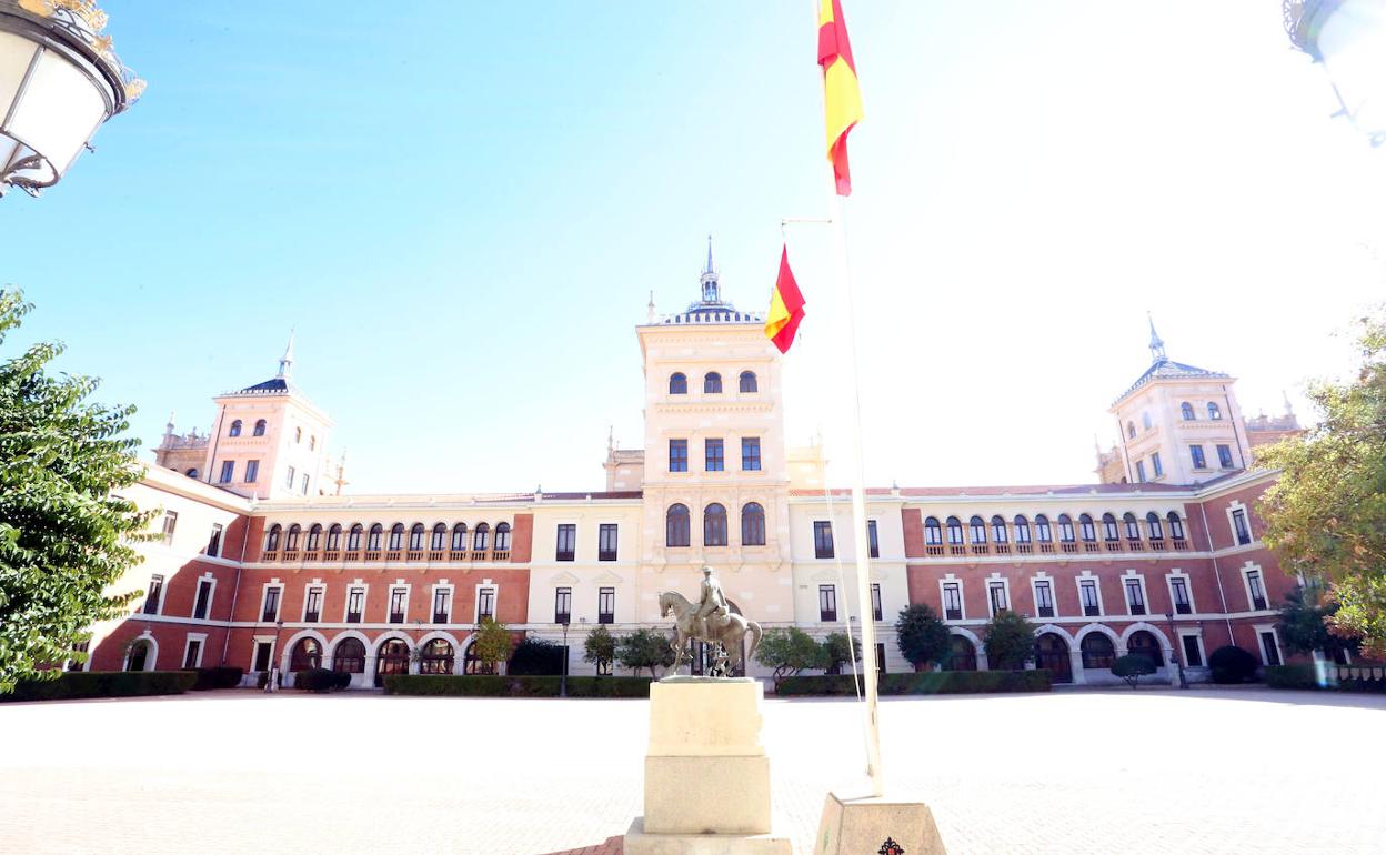 Patio de Armas de la Academia de Caballería de Valladolid. 
