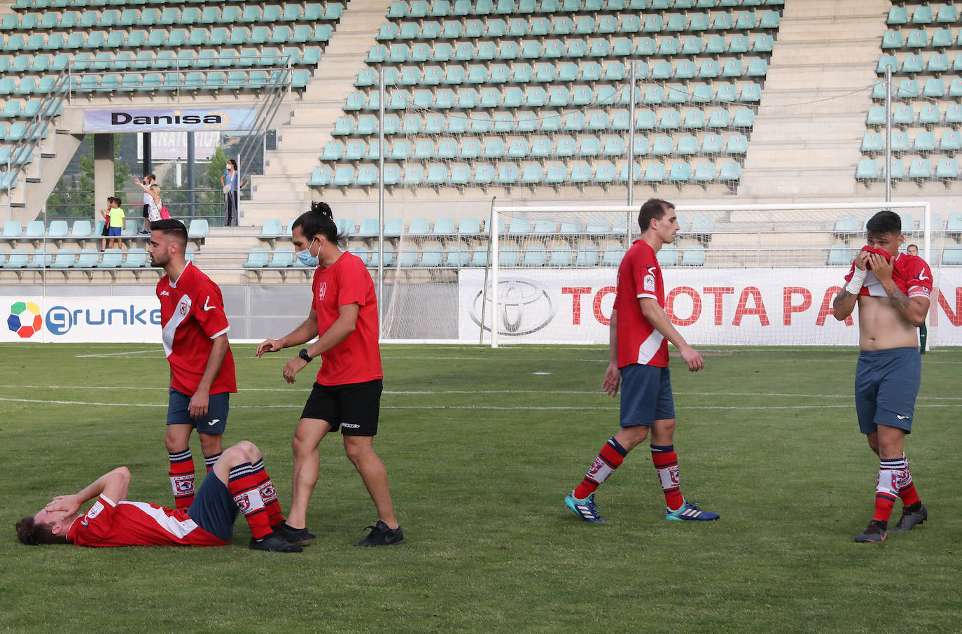 Los jugadores de Pechu doblegan a su rival y son nuevo equipo de Tercera RFEF.