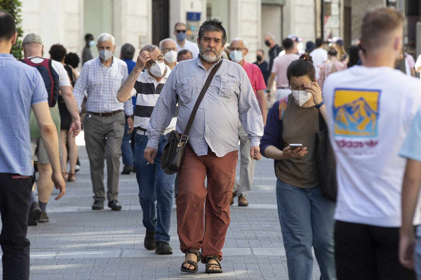 Valladolid, en el primer día en el que el uso de la mascarilla no es obligatorio en espacios abiertos.