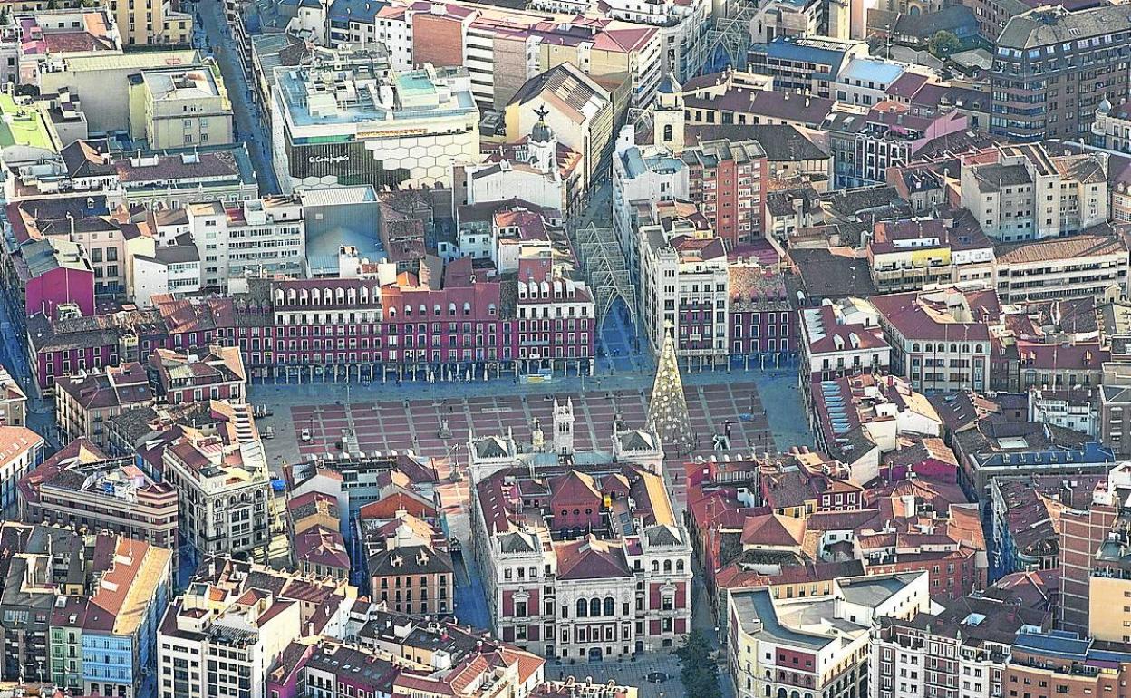 Vista aérea del centro de Valladolid, con la Plaza Mayor como eje urbano central. 