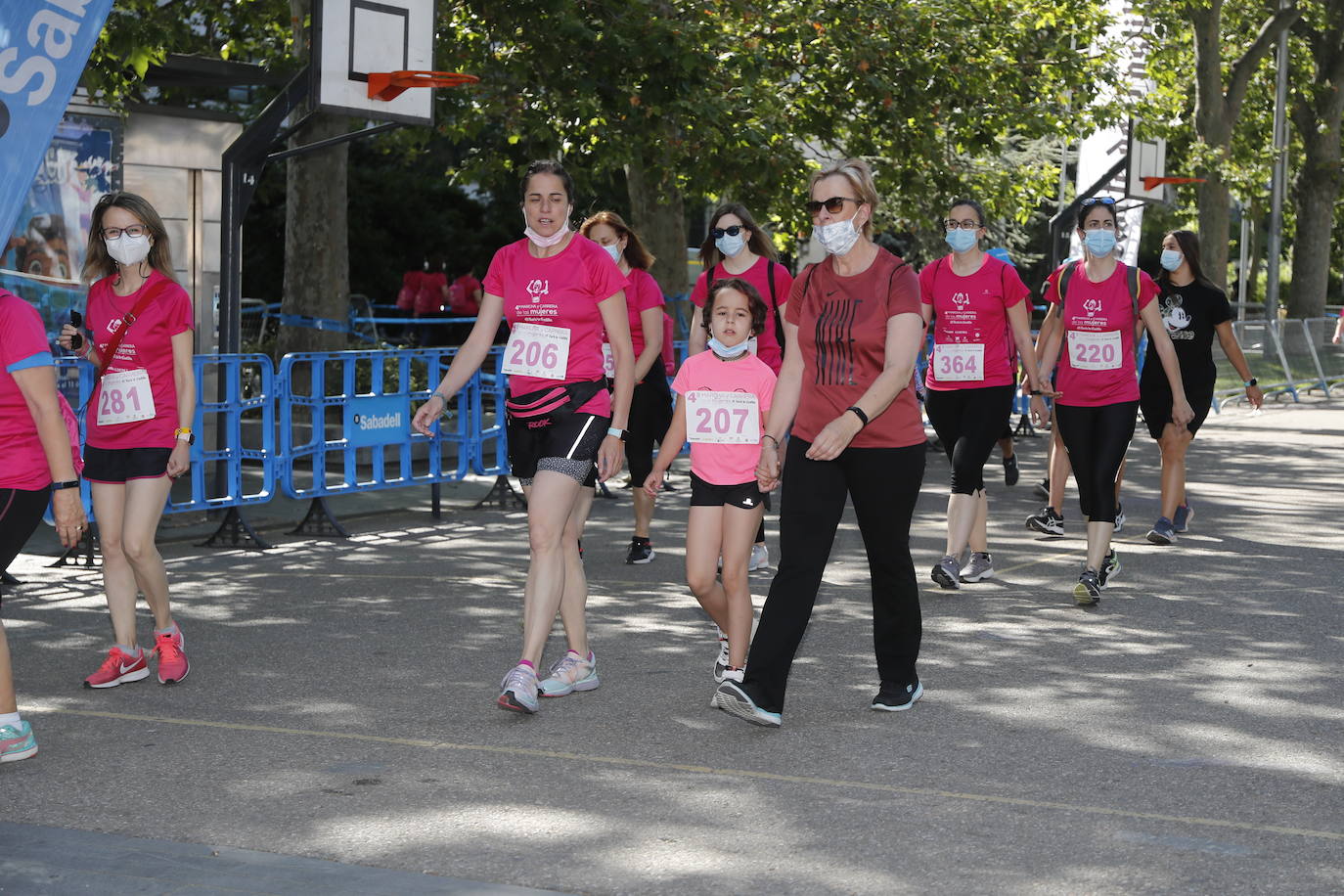 Fotos: IV Marcha y Carrera de las Mujeres en Valladolid (4/5)