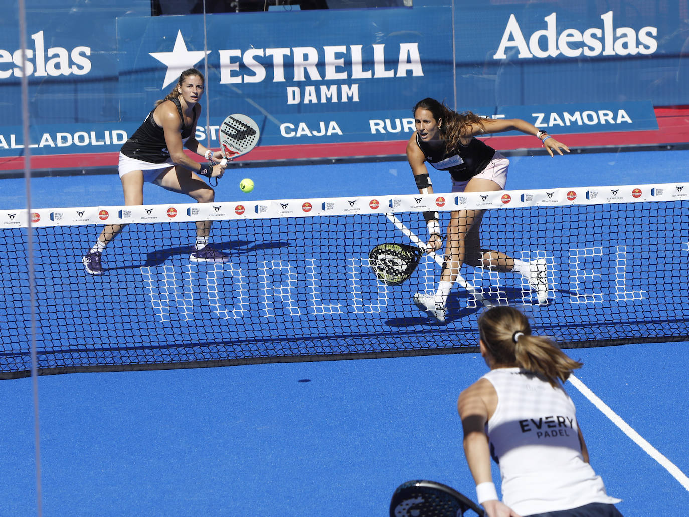 Fotos: Finales masculinas y femeninas del Valladolid Máster 2021 de pádel