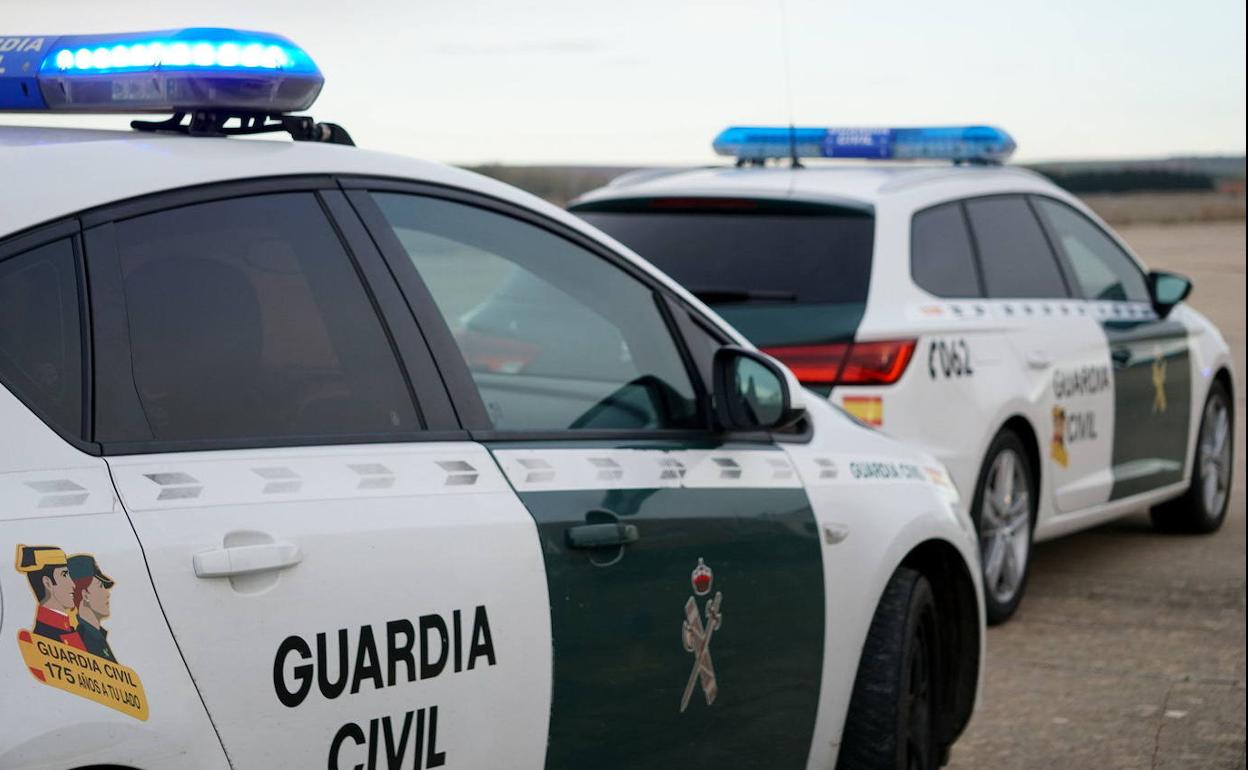 Coches de la Guardia Civil en una imagen de archivo.