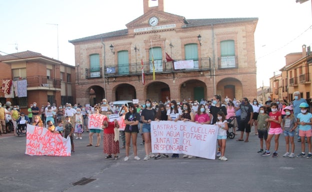 Vecinos durante una movilización. E