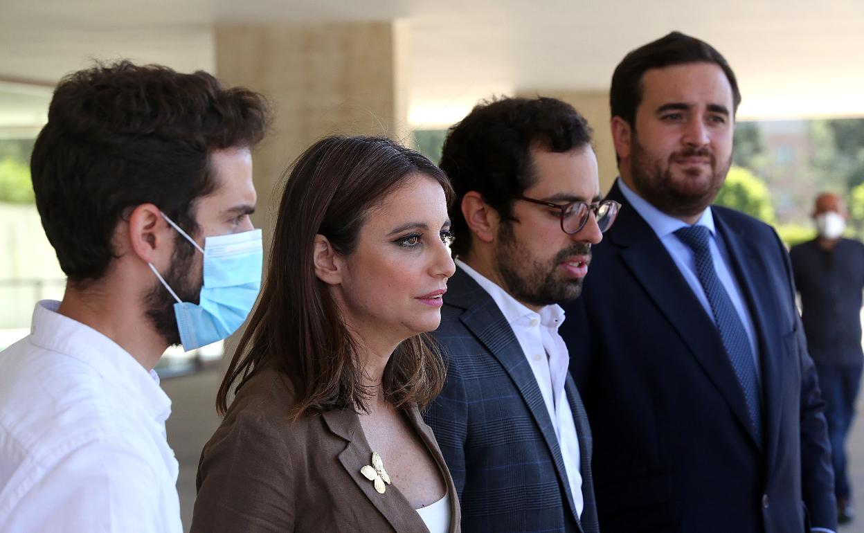 Andrea Levy, con los diputados Eduardo Carazo y José Ángel Alonso, y el concejal y coordinador del PP de Valladolid, Rodrigo Nieto.