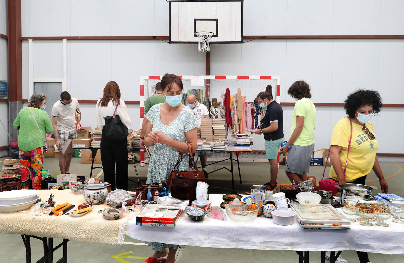 El polideportivo acogió este domingo la actividad de la Asociación Amigos del Monasterio de Santa Cruz de la Zarza