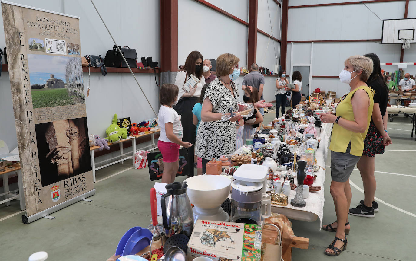 El polideportivo acogió este domingo la actividad de la Asociación Amigos del Monasterio de Santa Cruz de la Zarza