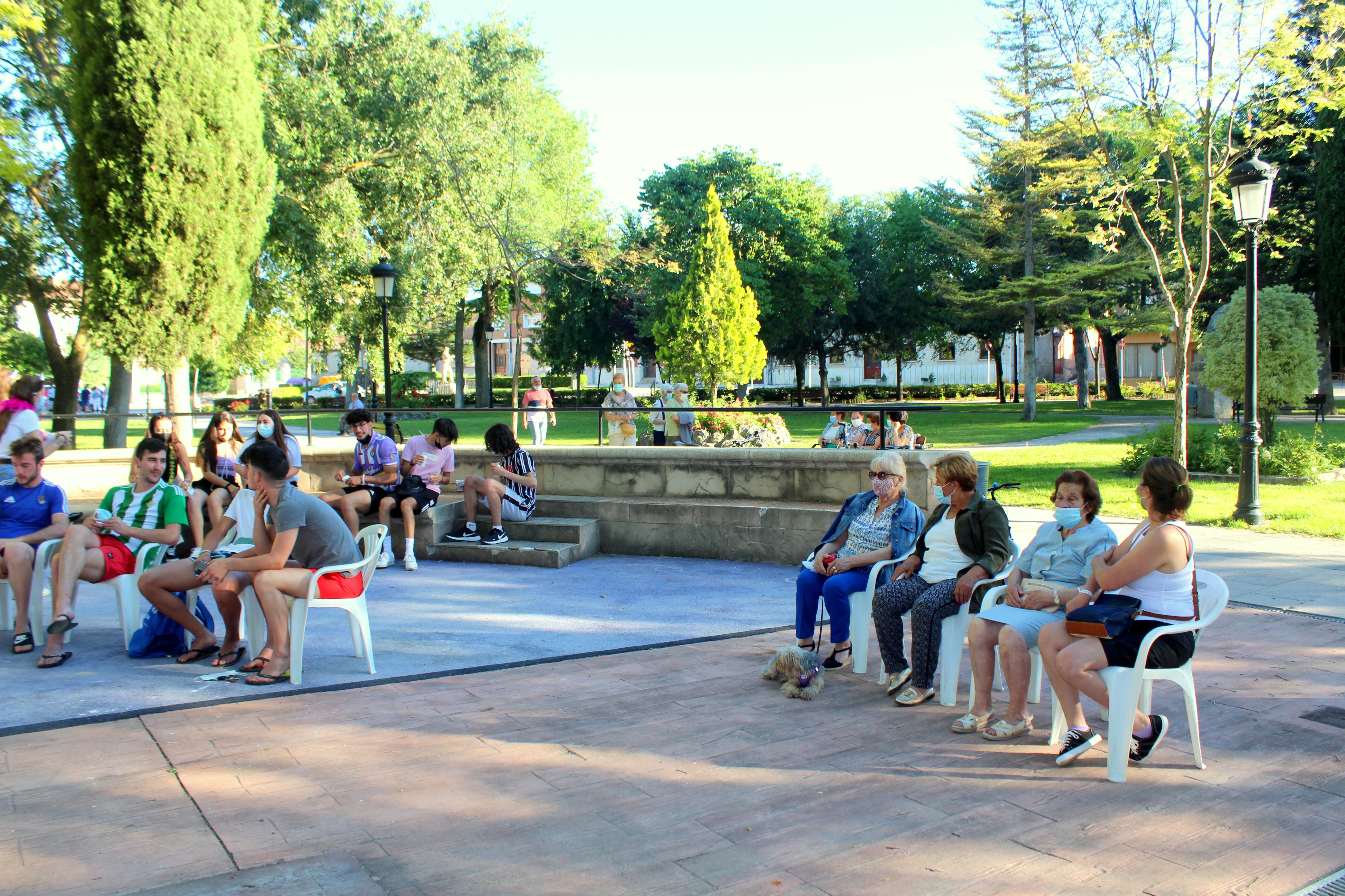 La Asociación Cultural de Amas de Casa 'Virgen de Revilla' repartió el tradicional chcolocate 