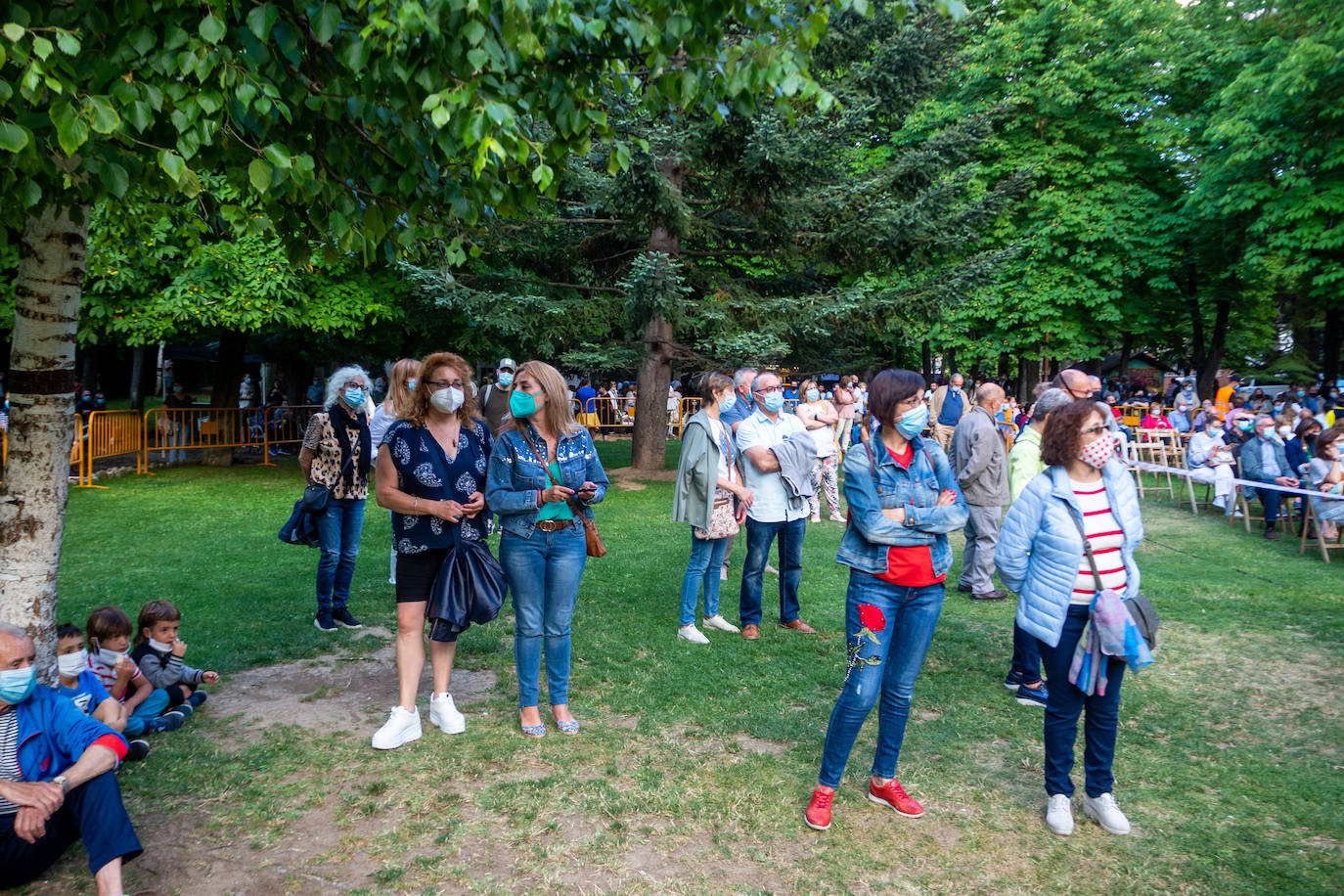 Concierto de Afro Social Club, primero del ciclo 'La huerta de las delicias', junto a la ermita románica. 