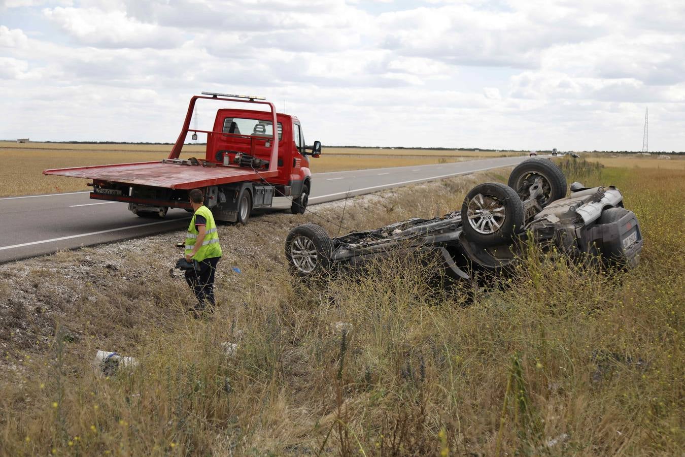 Fotos: Heridos una mujer y su hijo en un accidente en la carretera entre Peñafiel y Cuéllar