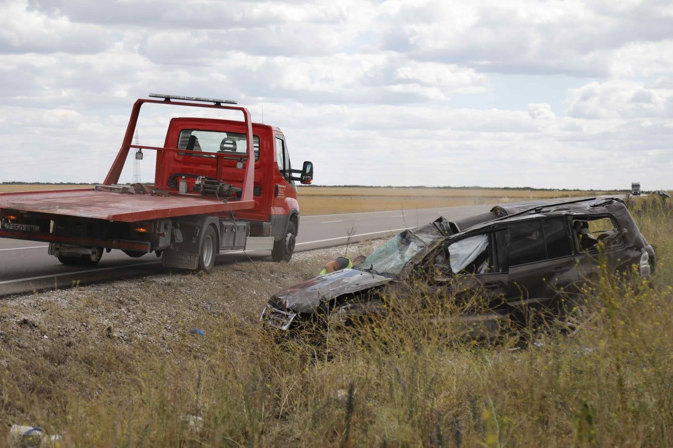 Fotos: Heridos una mujer y su hijo en un accidente en la carretera entre Peñafiel y Cuéllar