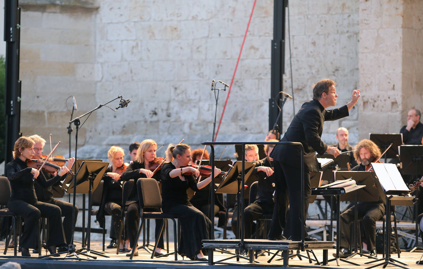 Fotos: La OSCyL felicita a la Catedral de Palencia en su séptimo centenario