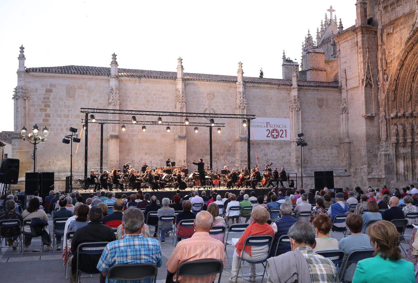 Fotos: La OSCyL felicita a la Catedral de Palencia en su séptimo centenario