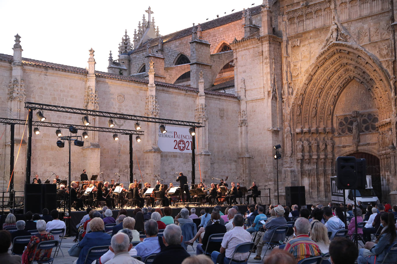Fotos: La OSCyL felicita a la Catedral de Palencia en su séptimo centenario