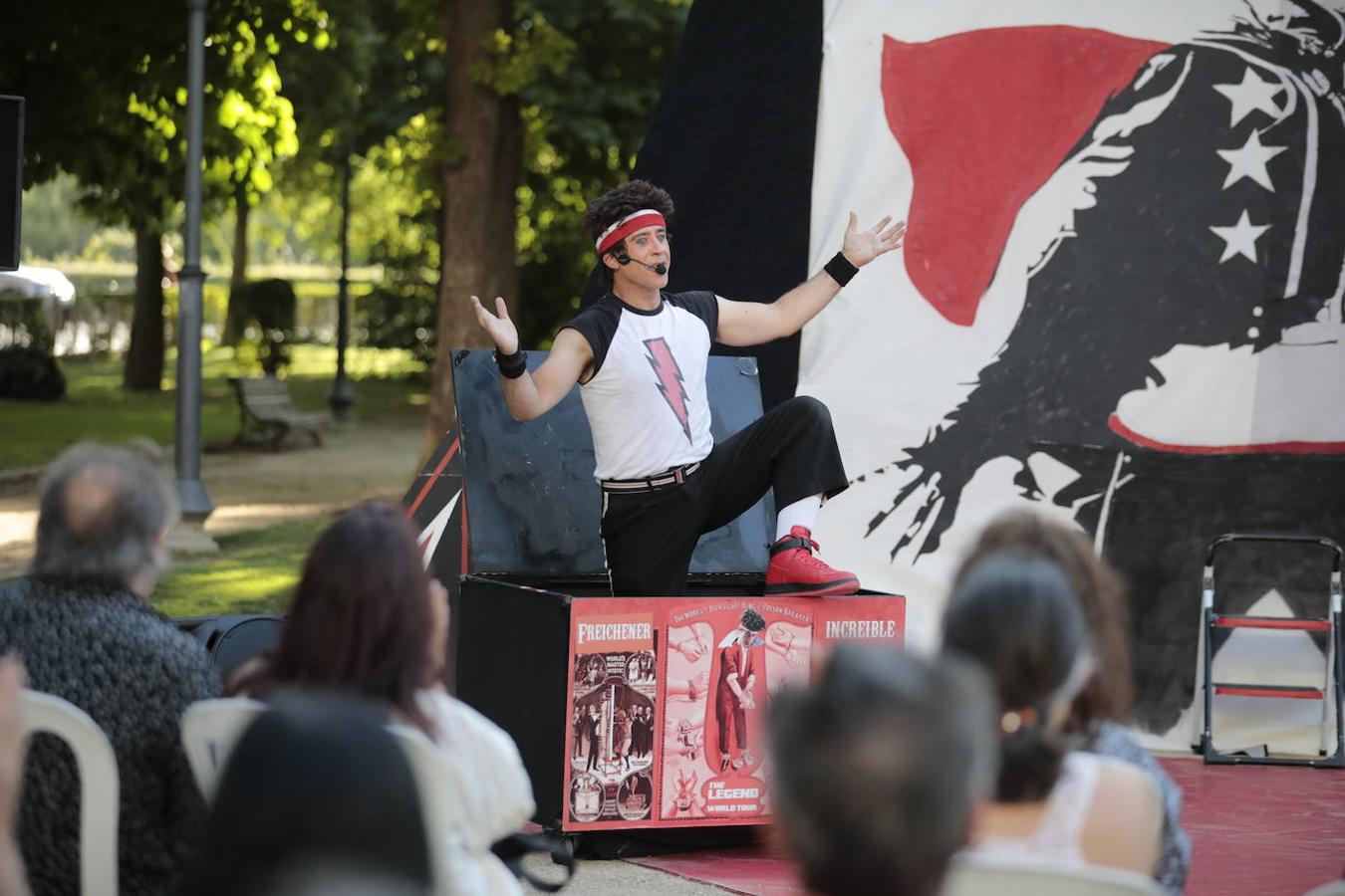 The Legend (Born to fail) en la plaza del Poniente de El Gran Dimitri