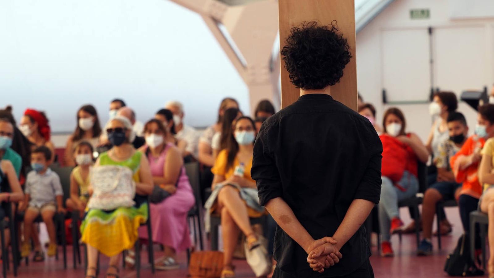 Ovvio, de Kolektiv Lapso Cirk, en la Cúpula del Milenio