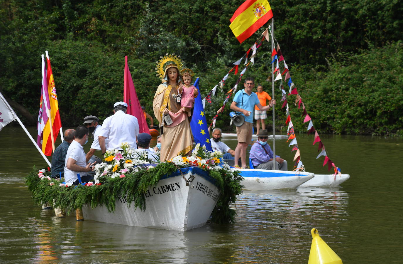 La Virgen del Carmen recorre las aguas del Pisuerga