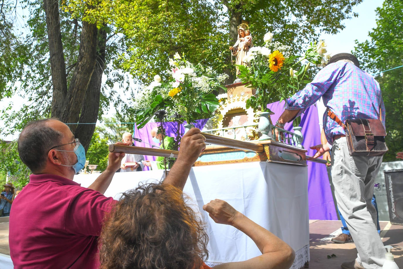 La Virgen del Carmen recorre las aguas del Pisuerga