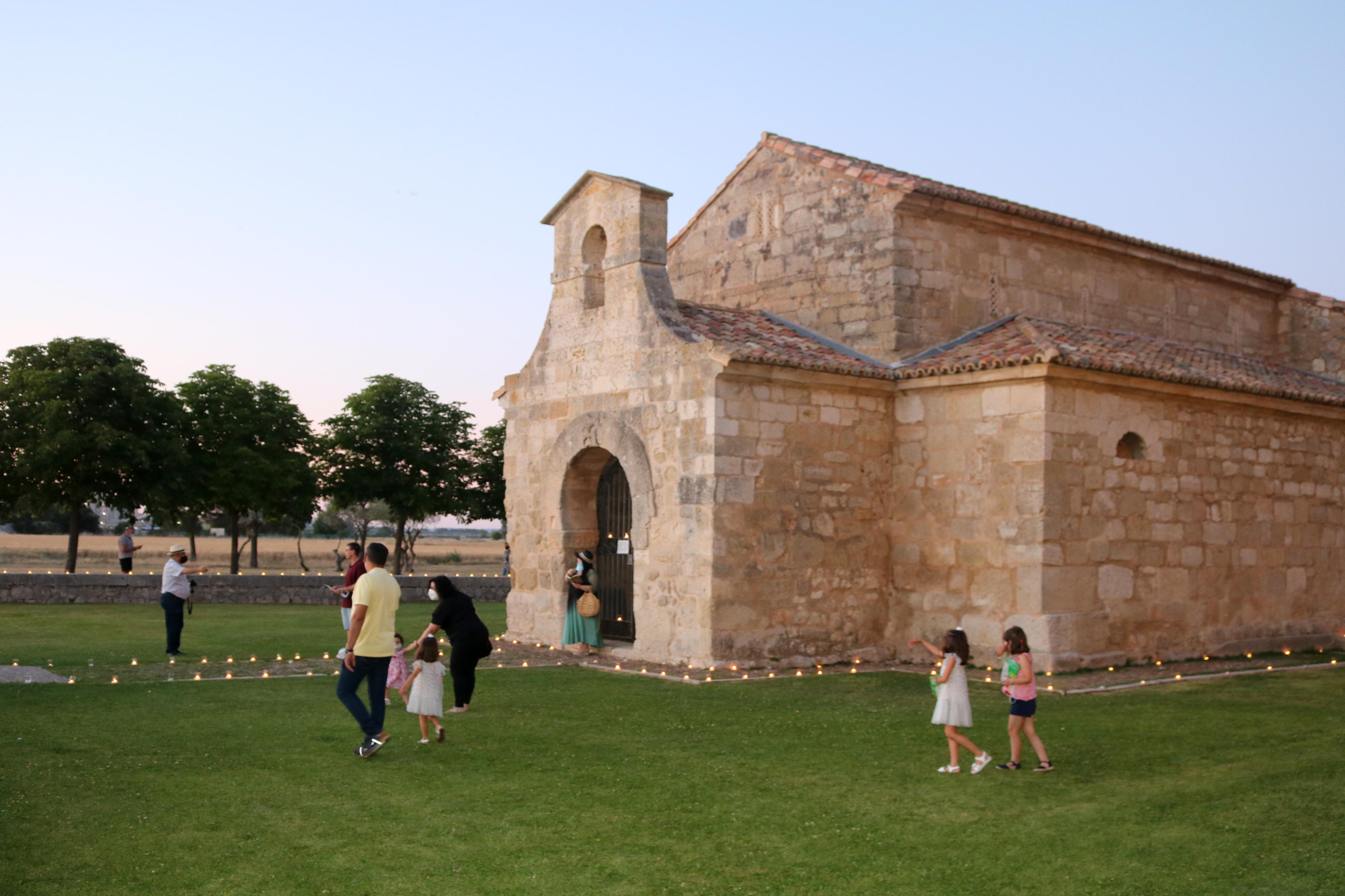 Baños de Cerrato disfruta de su Tercera Noche de las Velas