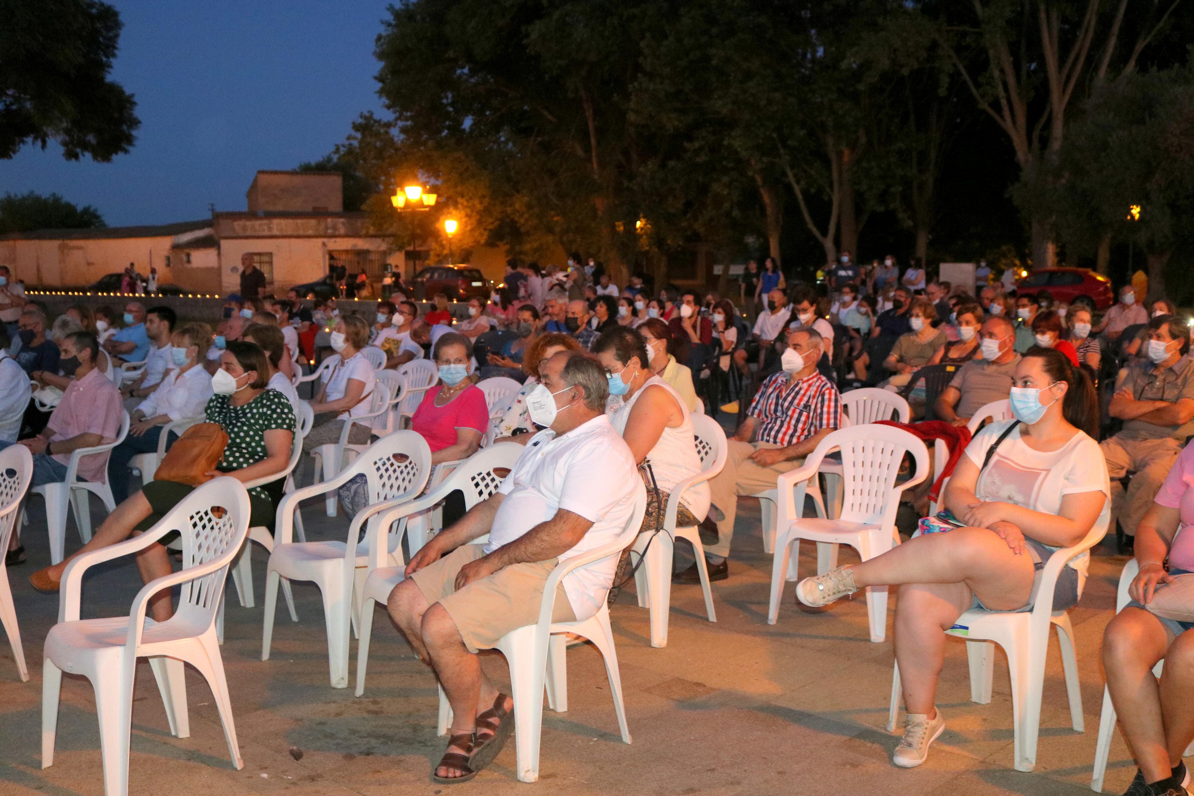 Baños de Cerrato disfruta de su Tercera Noche de las Velas