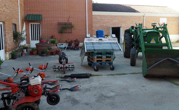 Material agrícola que la ONG Amyco enviará a Senegal. 