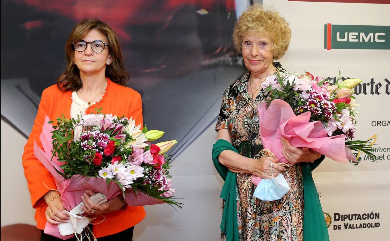 Begoña Grijalvo y Pilar Pérez Albéniz. 
