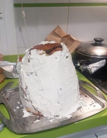 Imagen secundaria 2 - Diferentes momentos de la elaboración de la tarta