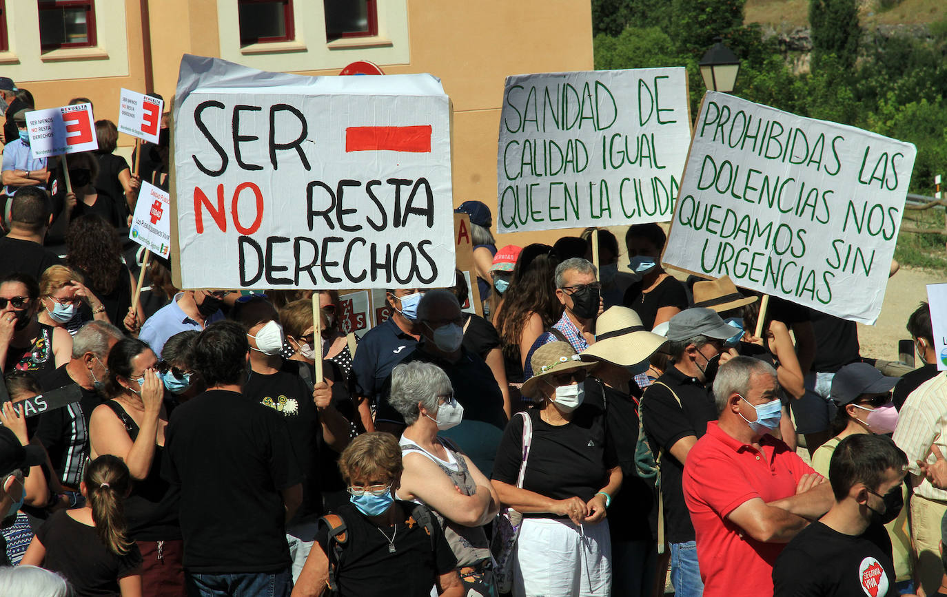 Manifestación este sábado en Sepúlveda en contra de los recortes sanitarios.