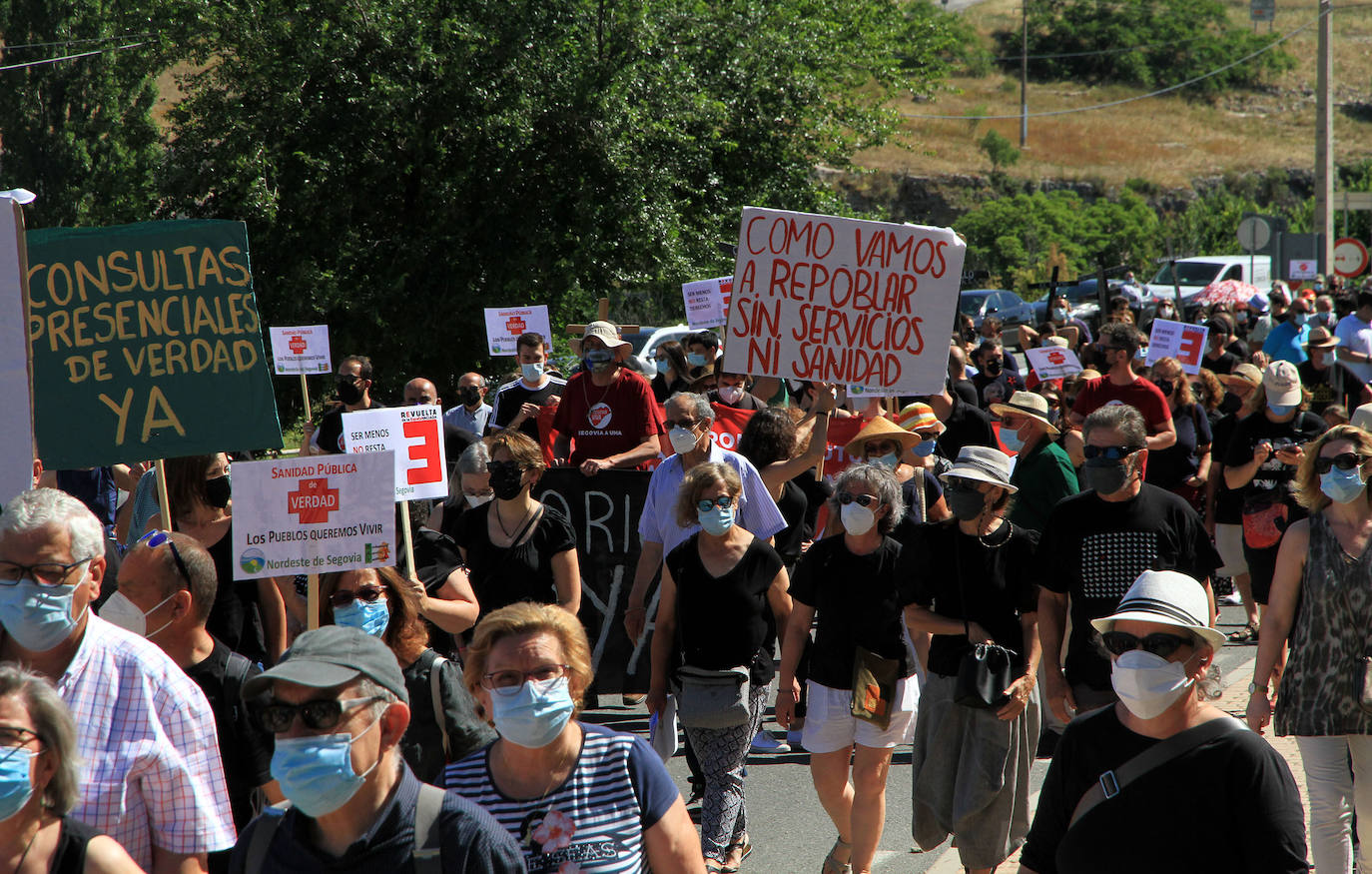 Manifestación este sábado en Sepúlveda en contra de los recortes sanitarios.