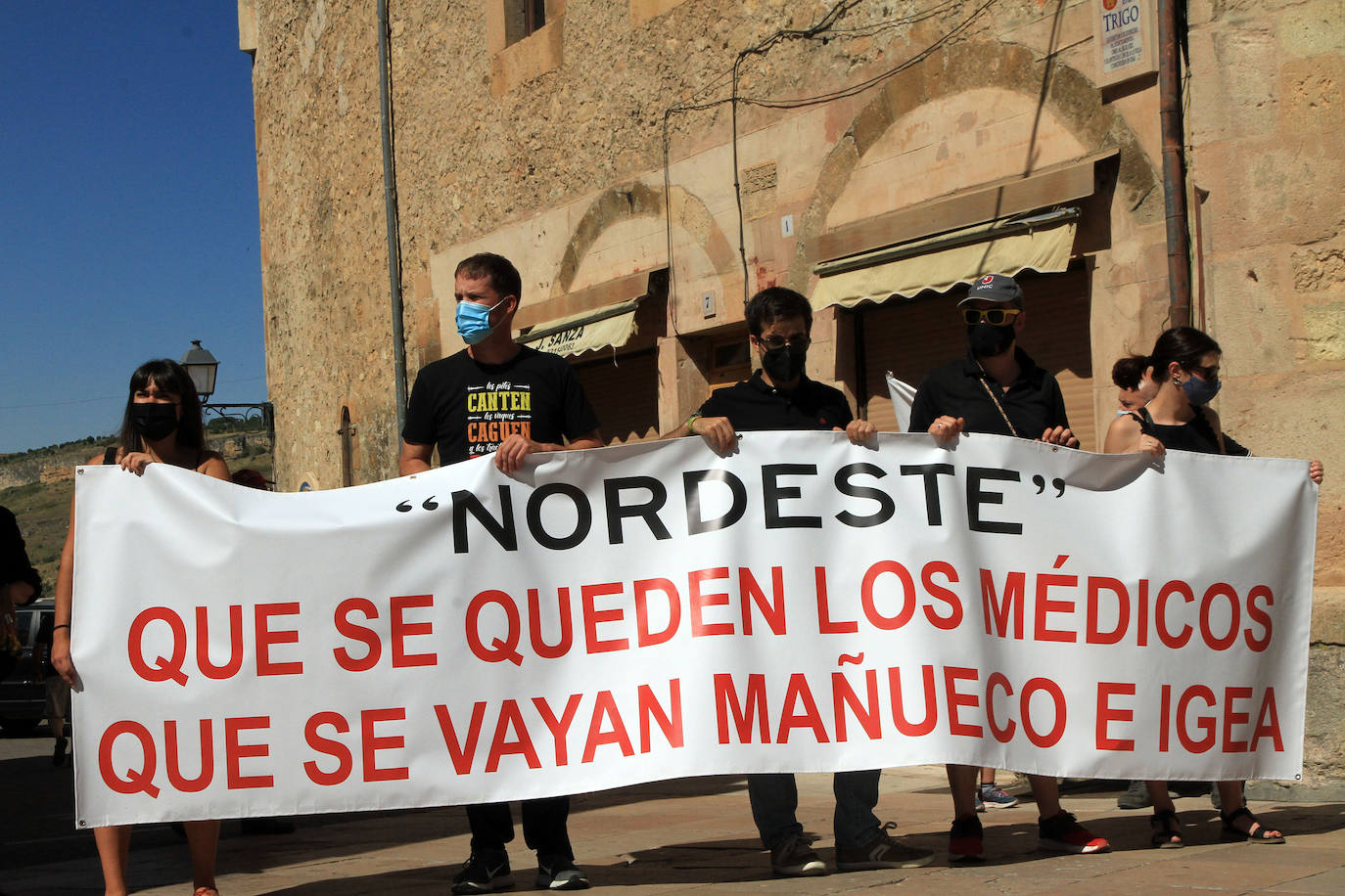 Manifestación este sábado en Sepúlveda en contra de los recortes sanitarios.