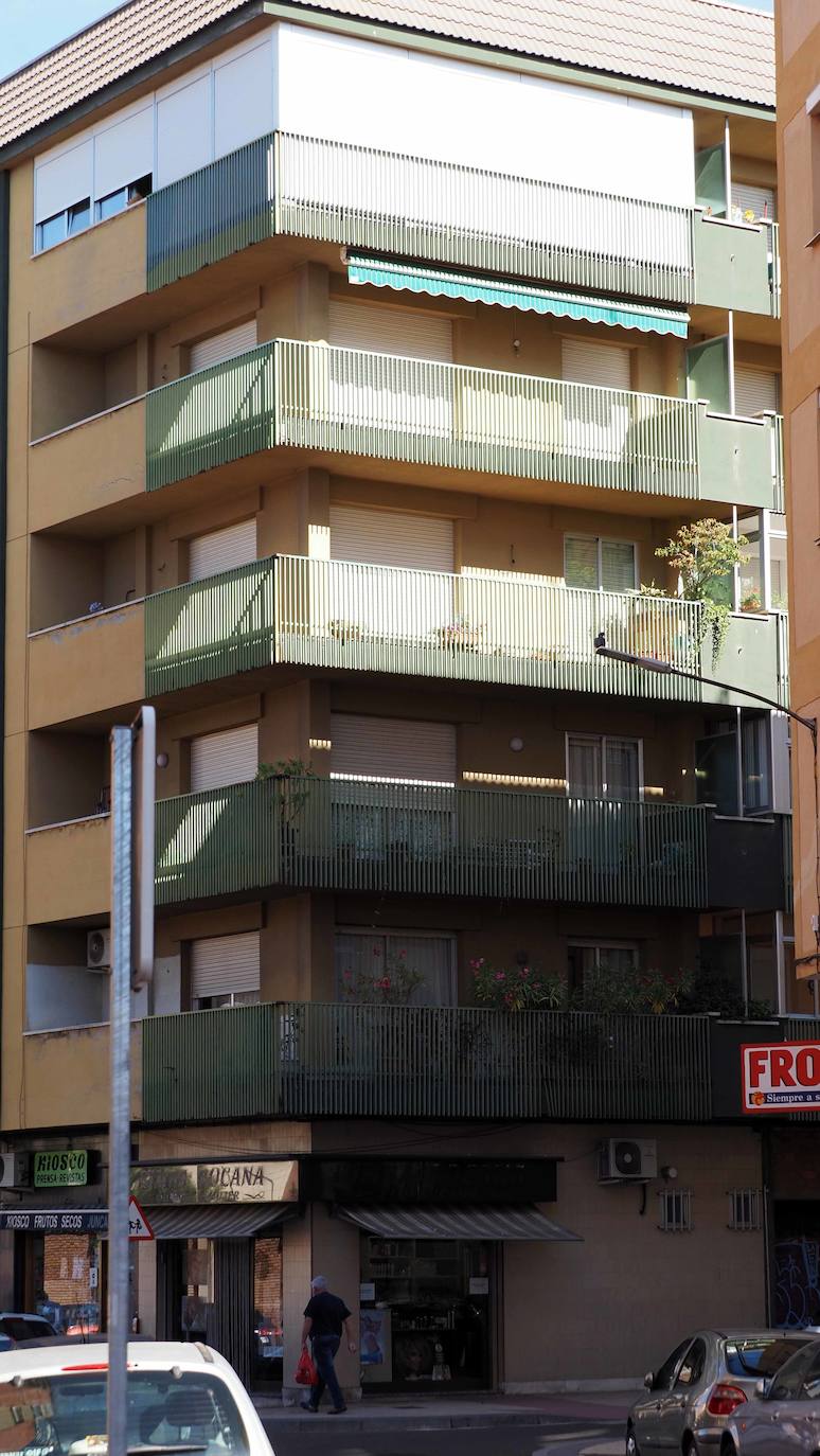 El barrio de La Farola se empezó a construir en el año 1936, junto con la edificación de esa zona del Paseo Zorrilla