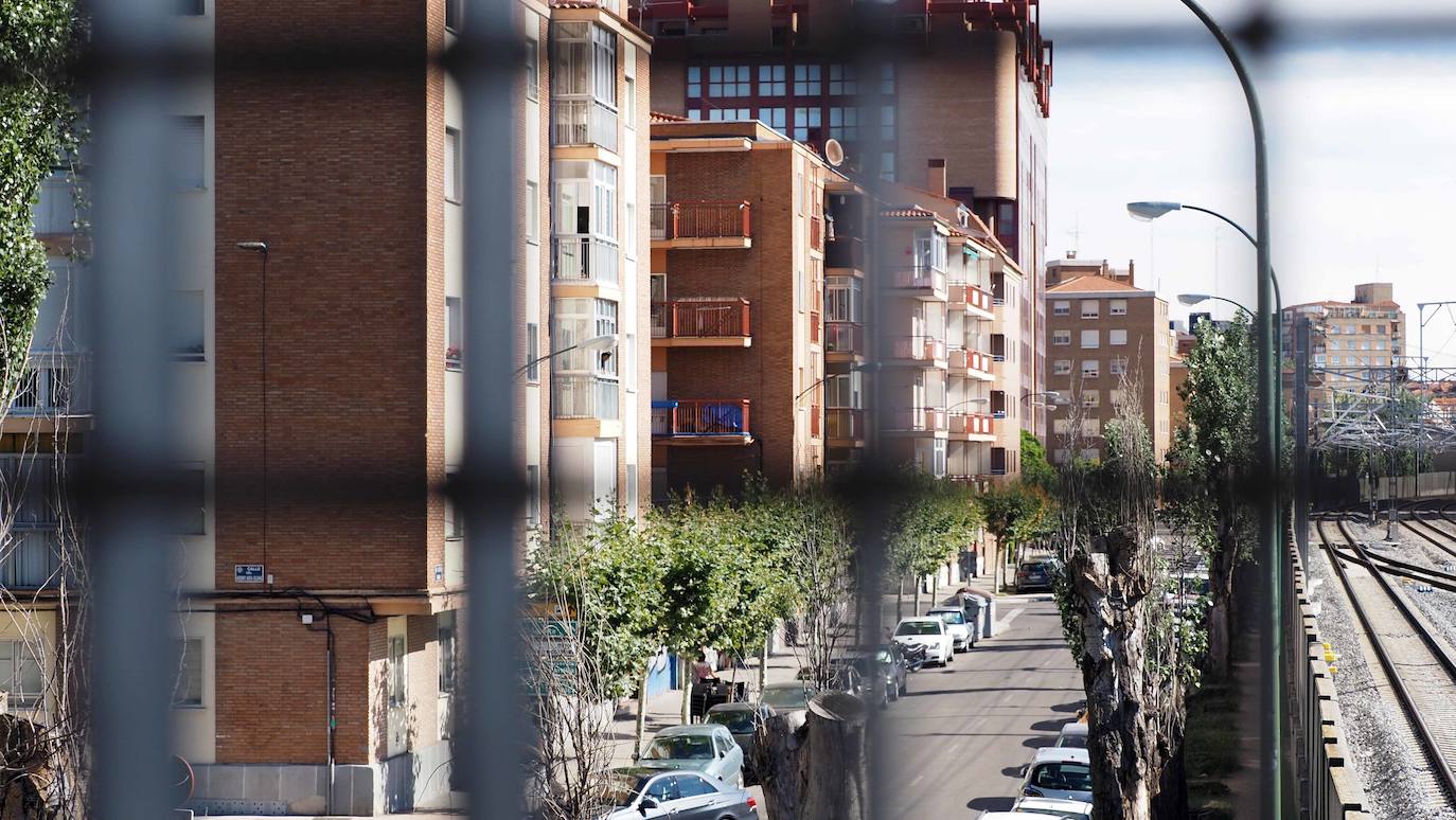 El barrio de La Farola se empezó a construir en el año 1936, junto con la edificación de esa zona del Paseo Zorrilla