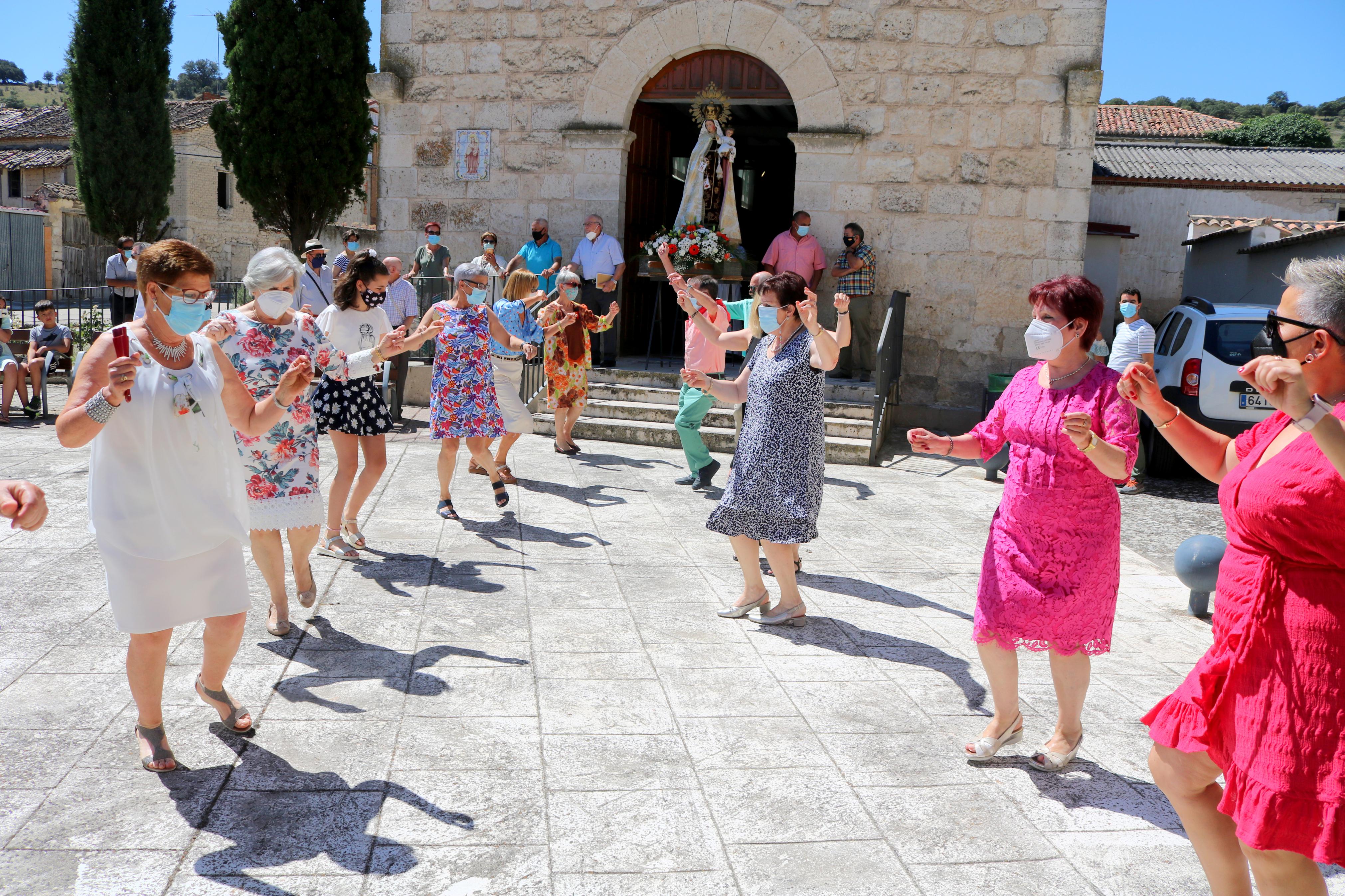 Los ceviqueños danzaron en honor a la Virgen del Carmen