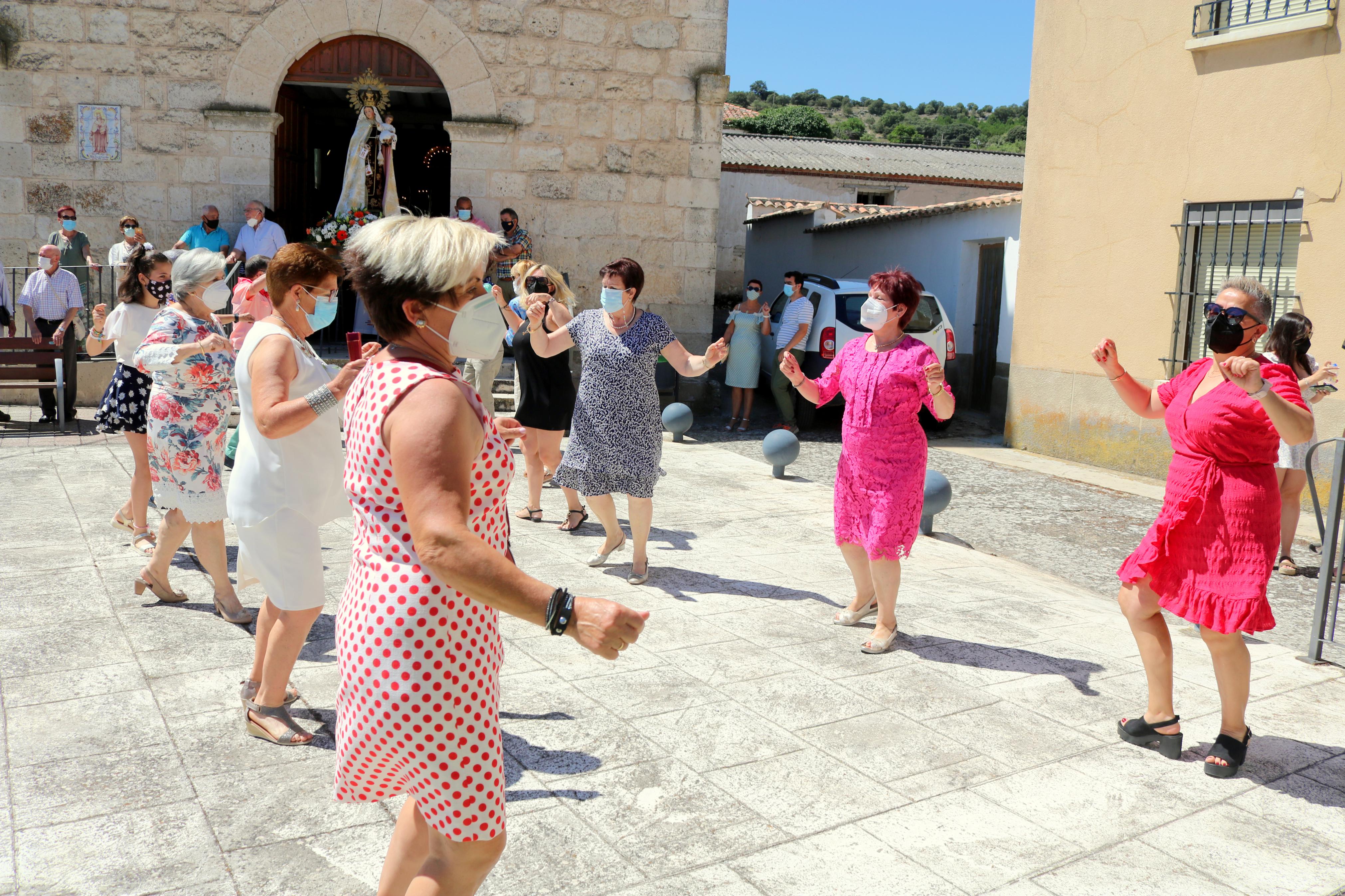 Los ceviqueños danzaron en honor a la Virgen del Carmen