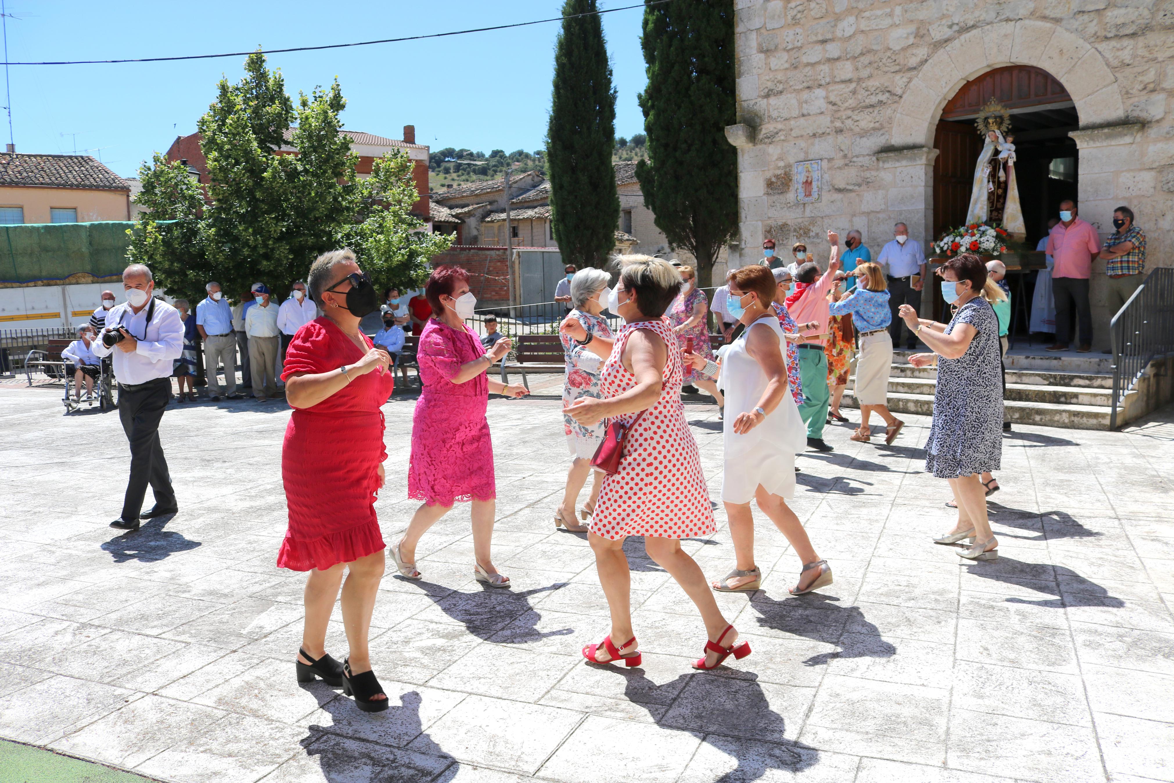 Los ceviqueños danzaron en honor a la Virgen del Carmen