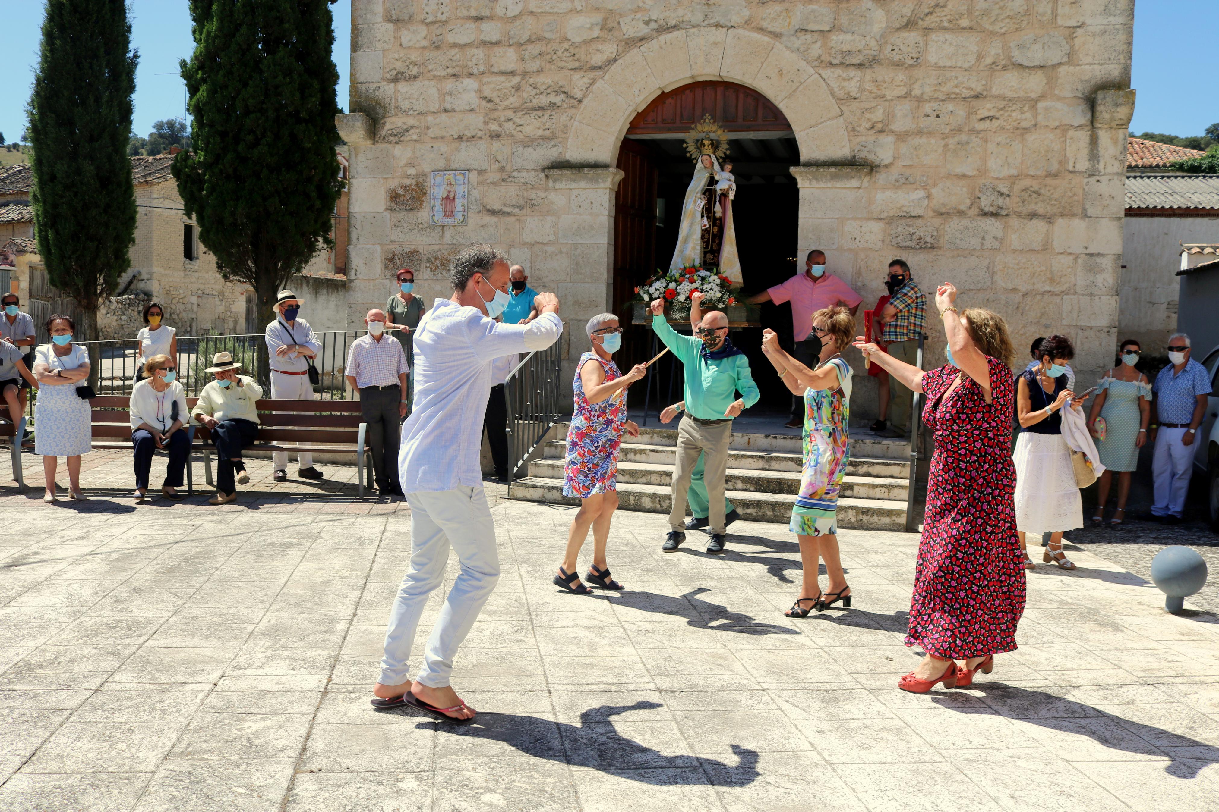Los ceviqueños danzaron en honor a la Virgen del Carmen