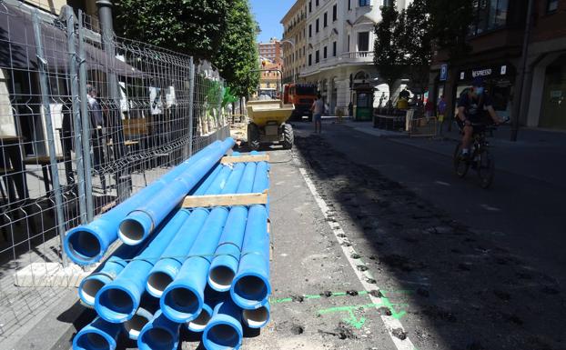 Obras de peatonalización y renovación de redes en María de Molina.