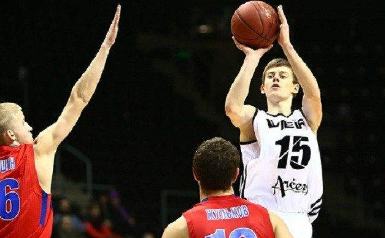 El UEMC Real Valladolid ficha al escolta letón Davis Geks